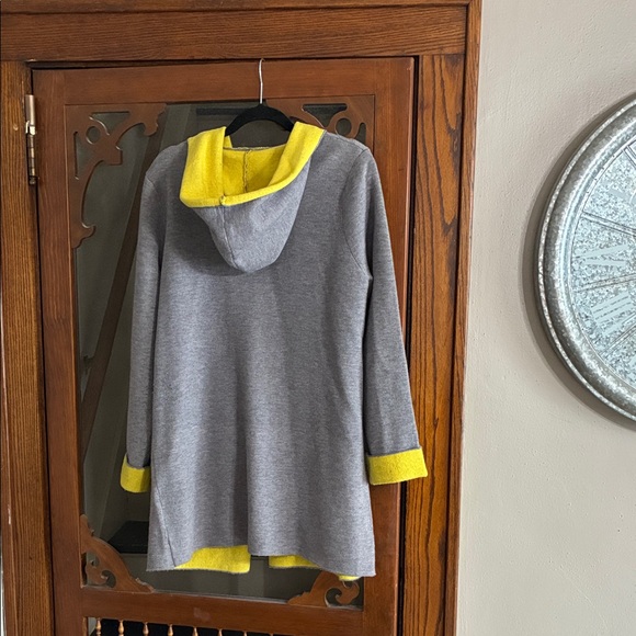 Chic Gray and Yellow Women's Cardigan - Picture 2 of 6